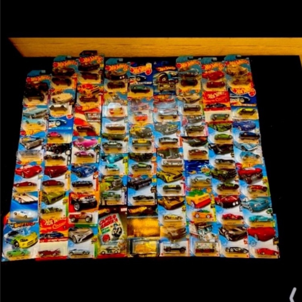 Die-Cast Toy Car Collection Unopened (((5 ))) vintage 1990 Random mystery